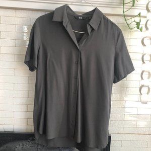 Short sleeve button up
